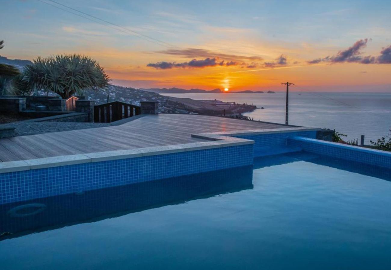 Villa Sunrise View By Madeira Sun Travel ซานตาครูซ ภายนอก รูปภาพ